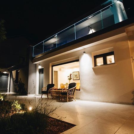 Villa Magna - seaside villa with pool&sauna Traù Esterno foto