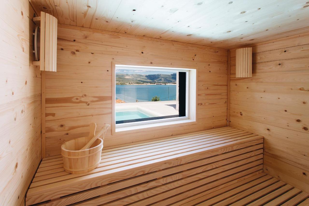 Villa Magna - seaside villa with pool&sauna Traù Esterno foto
